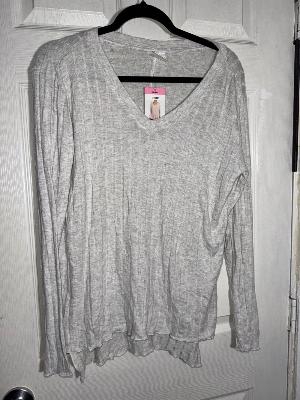 Mote Light Gray Ribbed V-Neck Sweater - Small